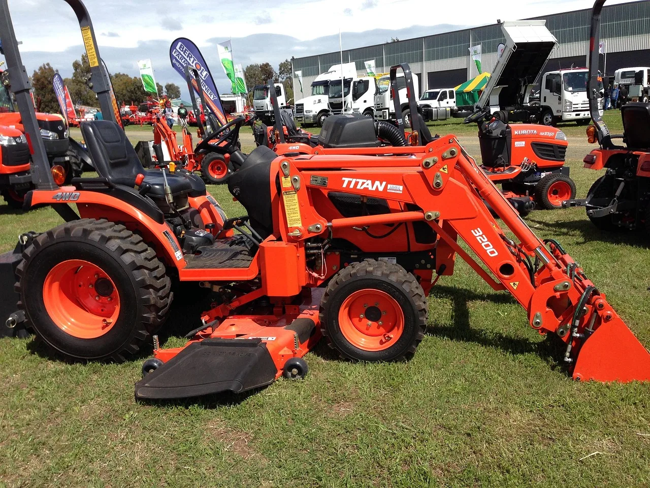 tractor, post hole digger, tractor mower, equipment, mower, machine, working, lawnmower, mower, lawnmower, lawnmower, lawnmower, lawnmower, lawnmower. Fence contractor equipment: what to buy first