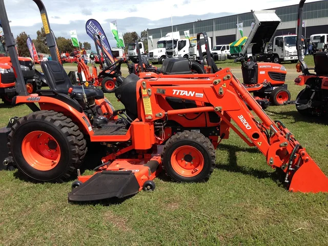 tractor, post hole digger, tractor mower, equipment, mower, machine, working, lawnmower, mower, lawnmower, lawnmower, lawnmower, lawnmower, lawnmower. Fence contractor equipment: what to buy first