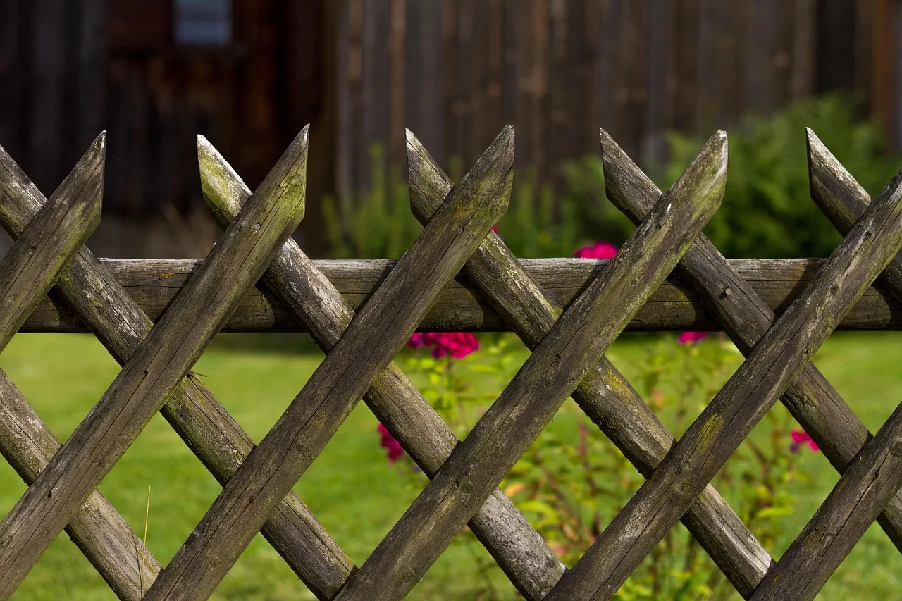 garden fence, fence, wooden fence, garden, wood, nature, brown. Fence contractor services and how each one uses the day