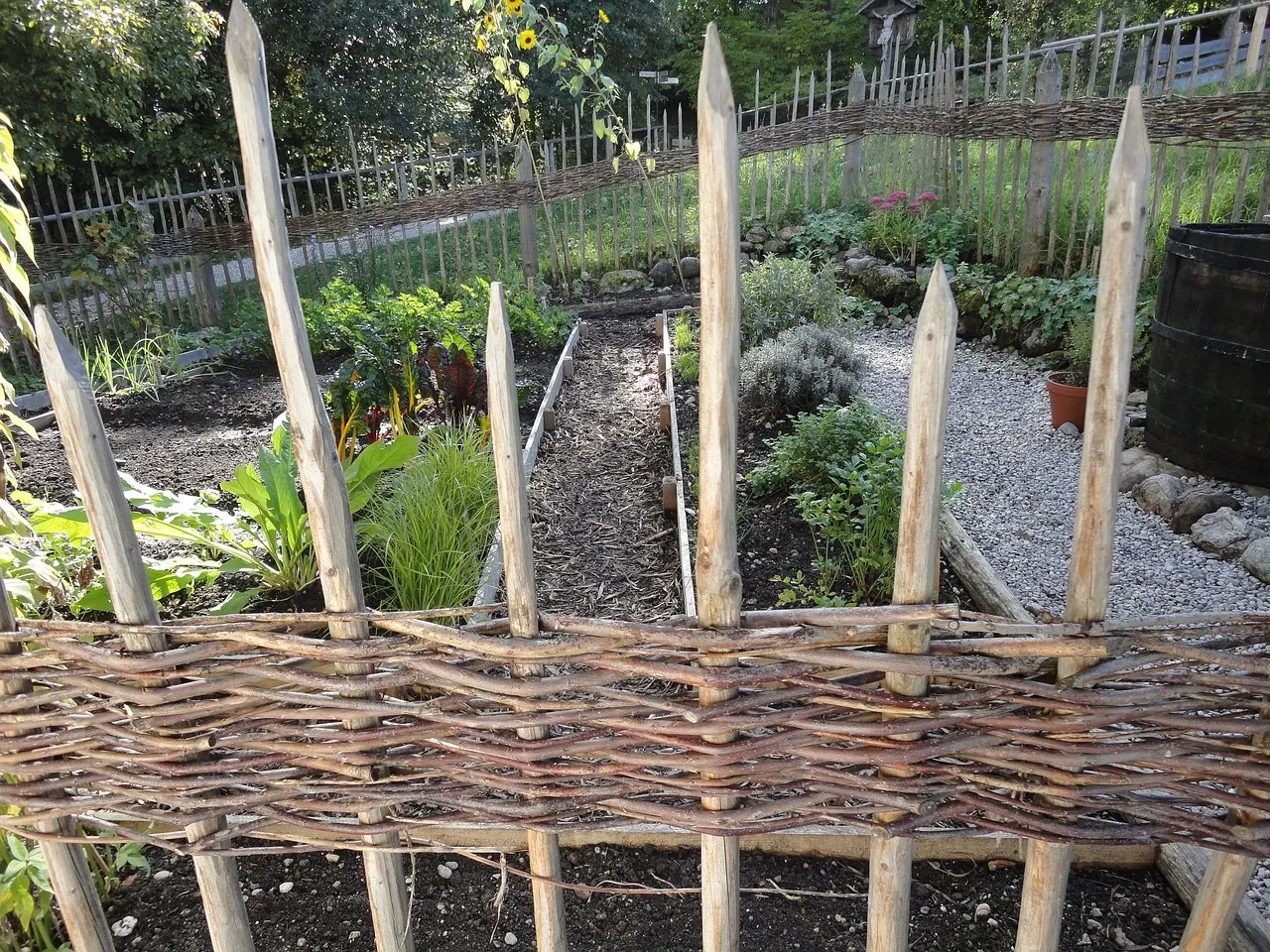 fence, builders fence, herb garden, monastery garden, benediktbeuern, herbs, herb garden, herb garden, herb garden, herb garden, herb garden, herbs. How to win more fence contractor customers